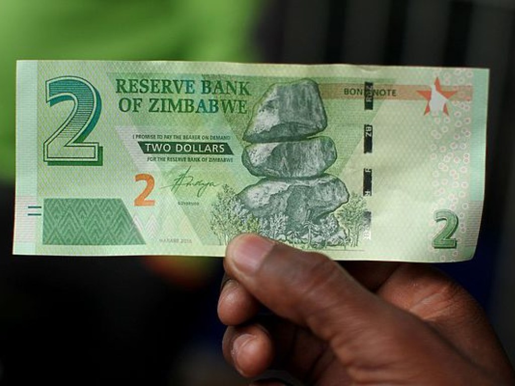 Фондовый рынок Зимбабве упал на 35% из-за переворота