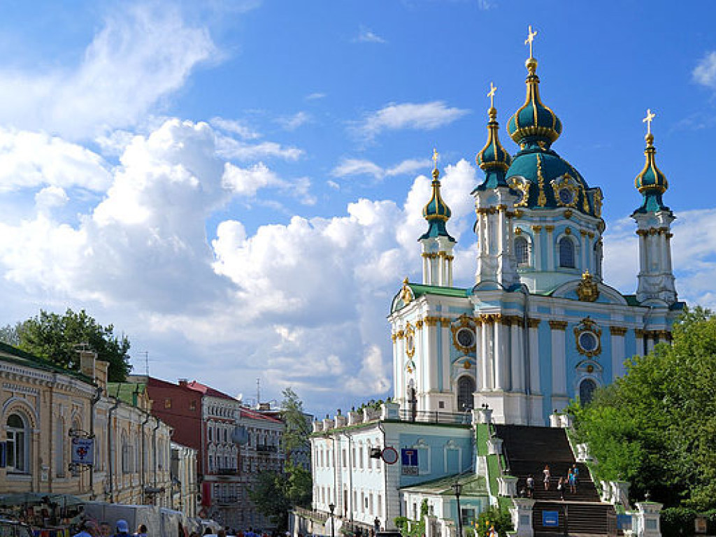 На Андреевском спуске в Киеве появилась необычная «карта» с церквями (ФОТО)