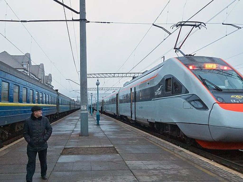 «Укрзализныця» назначает 25 декабря дополнительный поезд из Киева в Тернополь