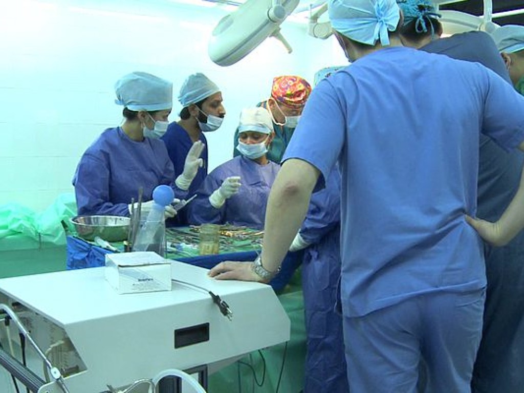 Хирург объяснил, почему украинцы ищут возможности оперироваться  за границей