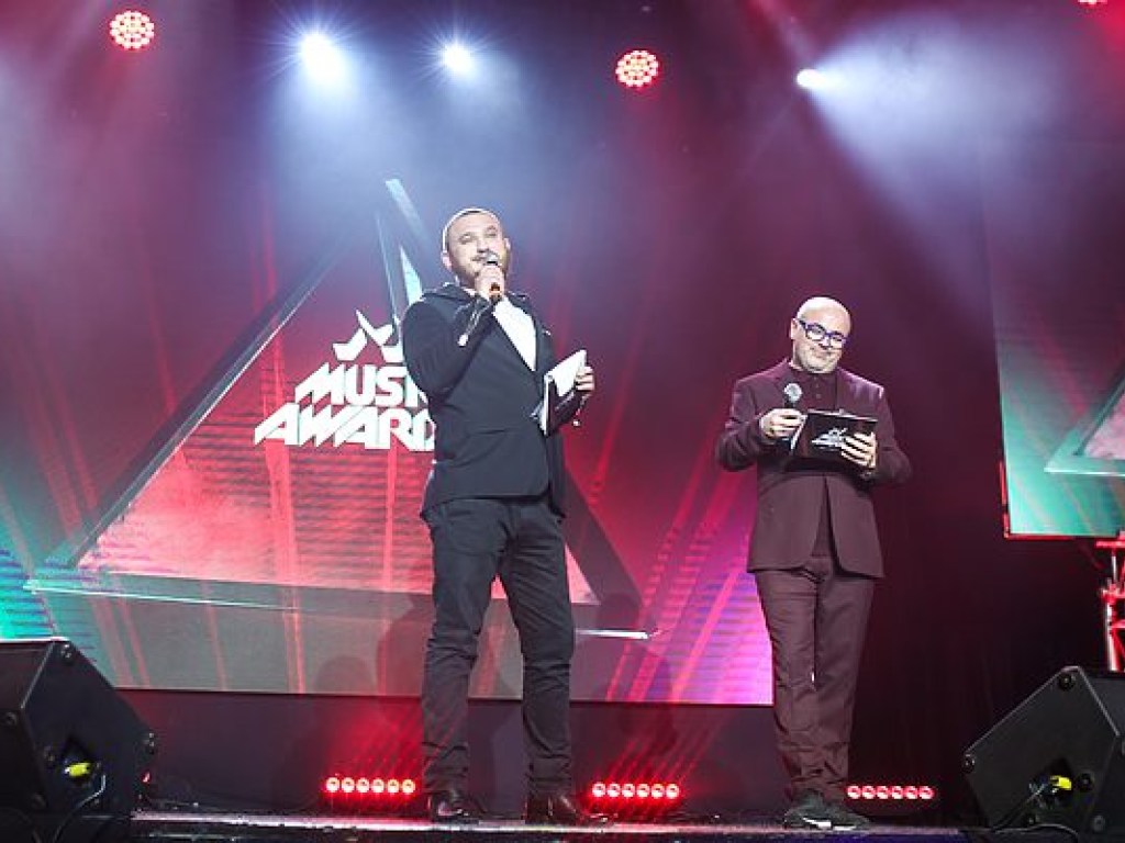 Профессионалов шоу-бизнеса наградили на M1 Music Awards