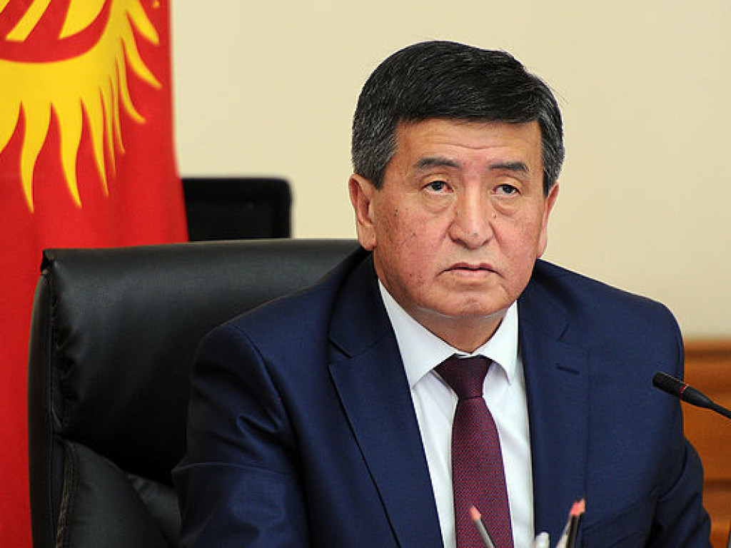 Сооронбай Жээнбеков стал новым президентом Киргизстана (ВИДЕО)