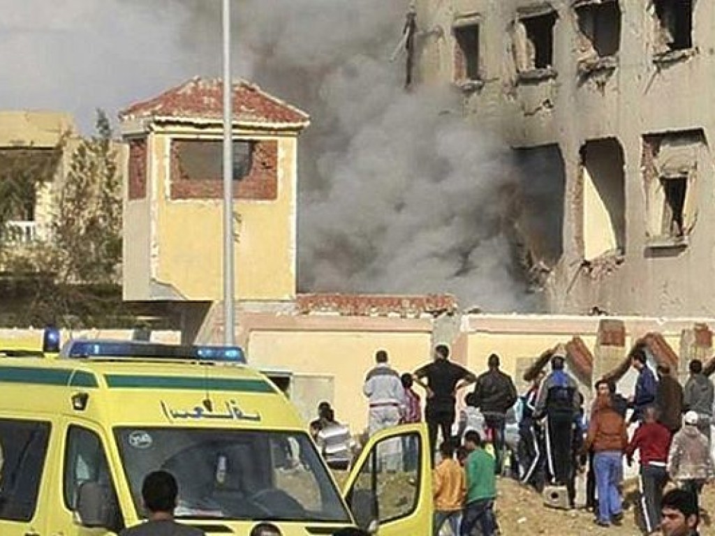 Теракт у мечети в Египте совершили боевики с флагами ИГИЛ – прокуратура