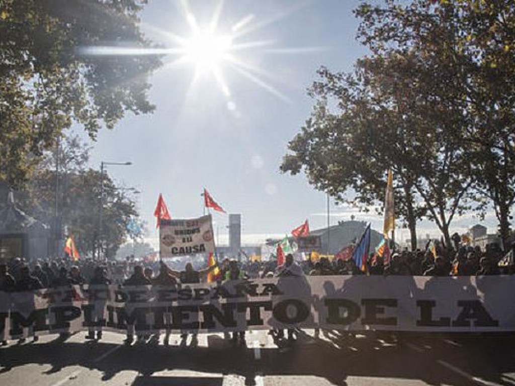 Таксисты Мадрида массово протестуют против Uber (ФОТО)