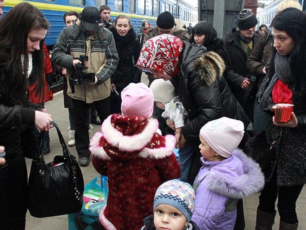 Украина попала в десятку стран по количеству внутренних переселенцев