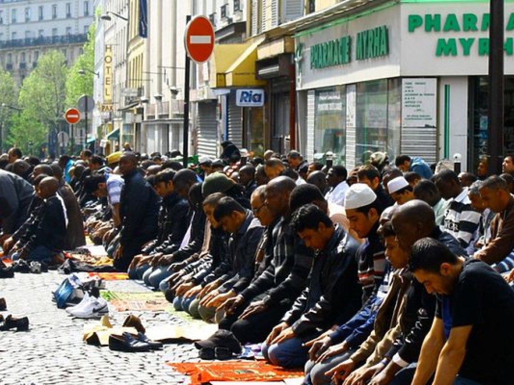 Социологи дали прогноз о росте числа мусульман в Европе