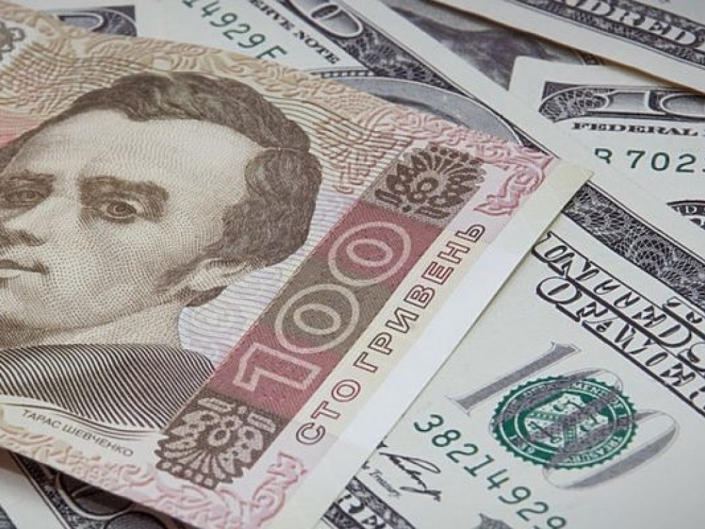 НБУ установил официальный курс на уровне 27,01 гривны за доллар