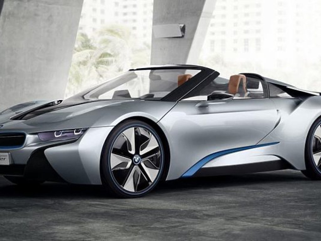 BMW на автосалоне в Лос-Анжелесе представил новый гибридный спорткар (ФОТО)