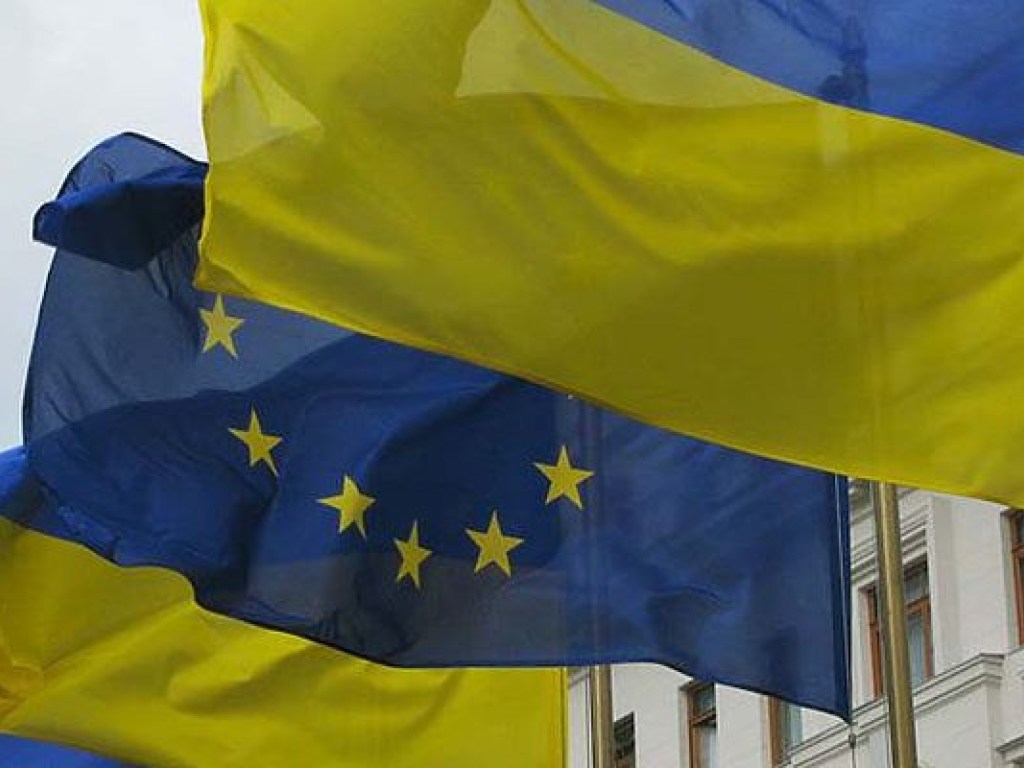 Референдумы о вступлении Украины в НАТО и ЕС лишены юридического смысла – аналитик