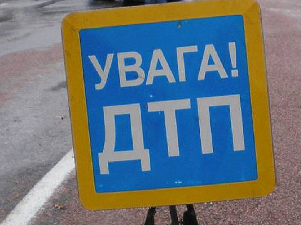 В Киеве в результате ДТП с микроавтобусом пострадали 5 человек (ФОТО)