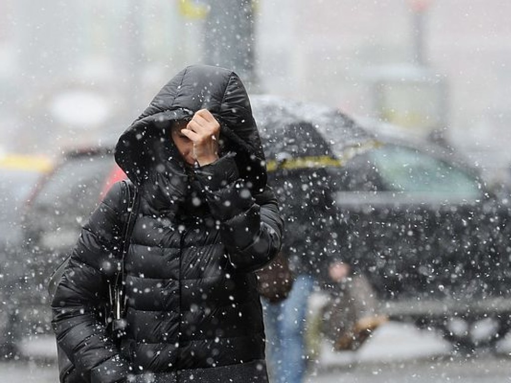 Погода на завтра: в Украине выпадет мокрый снег и будет скользко