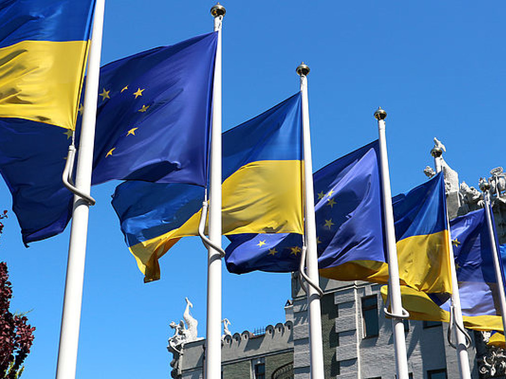 Еврокомиссия не будет кредитовать Украину до полной победы Киева над коррупцией и национализмом – эксперт