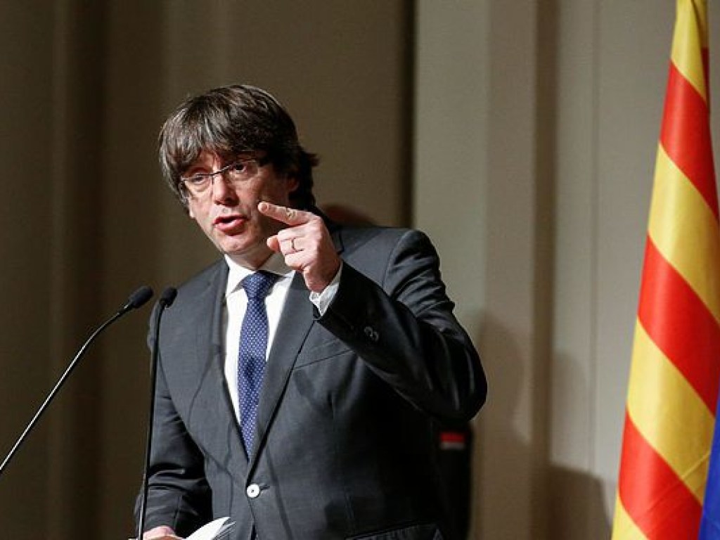 Лидер Каталонии не вернется в Испанию после отзыва евроордера на арест &#8212; СМИ