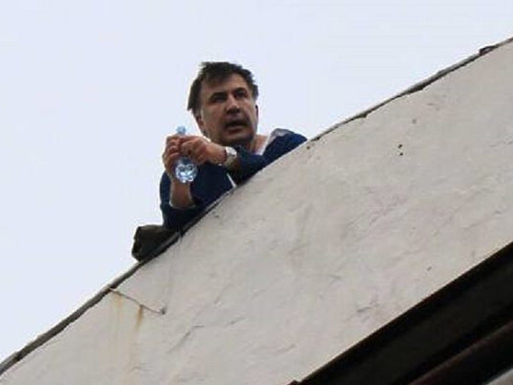 СБУ пытается вывезти Саакашвили на допрос