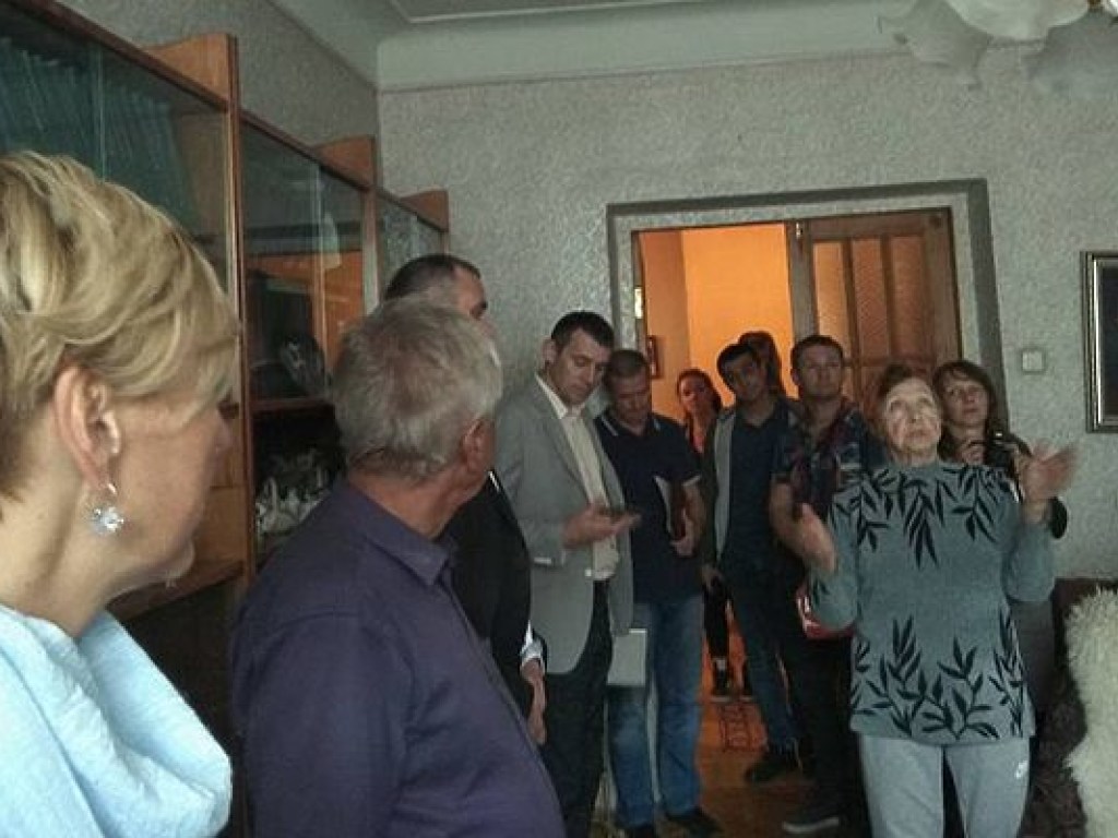 В Голосеевском районе Киева начал разрушаться дом: чиновники бездействуют, жильцы напуганы (ФОТО)
