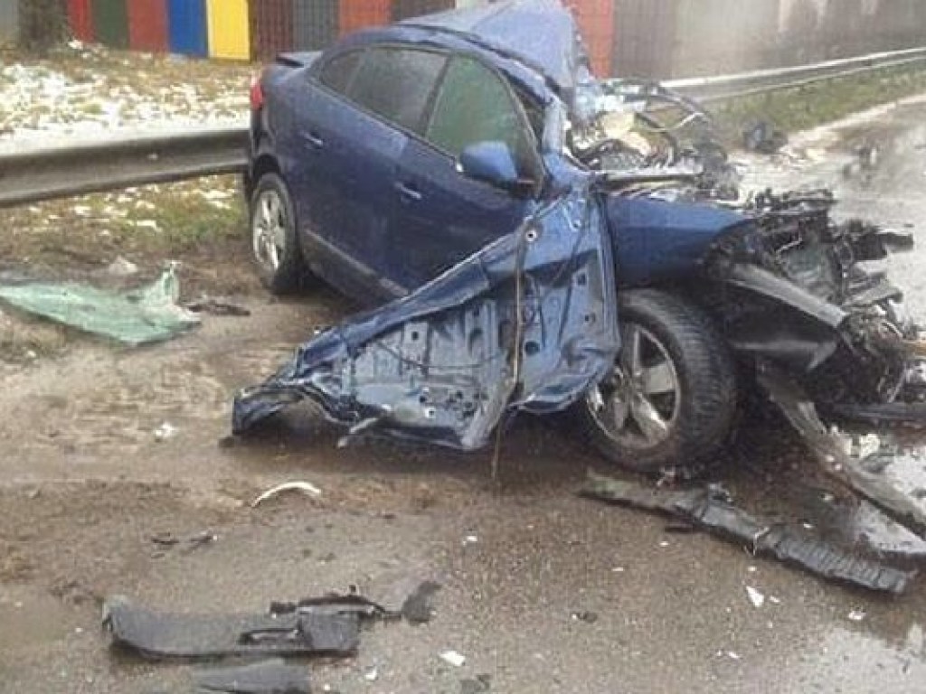 В Киеве произошло смертельное ДТП из-за мокрой дороги (ФОТО)