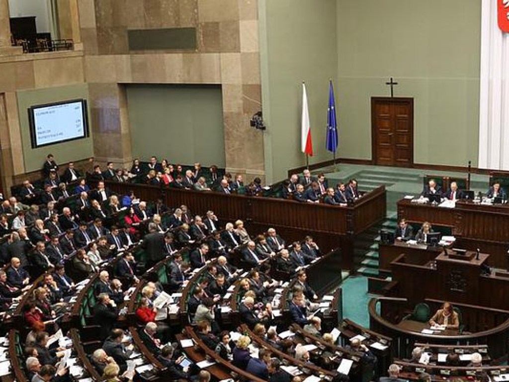 Польский Сейм не стал отправлять правительство в отставку