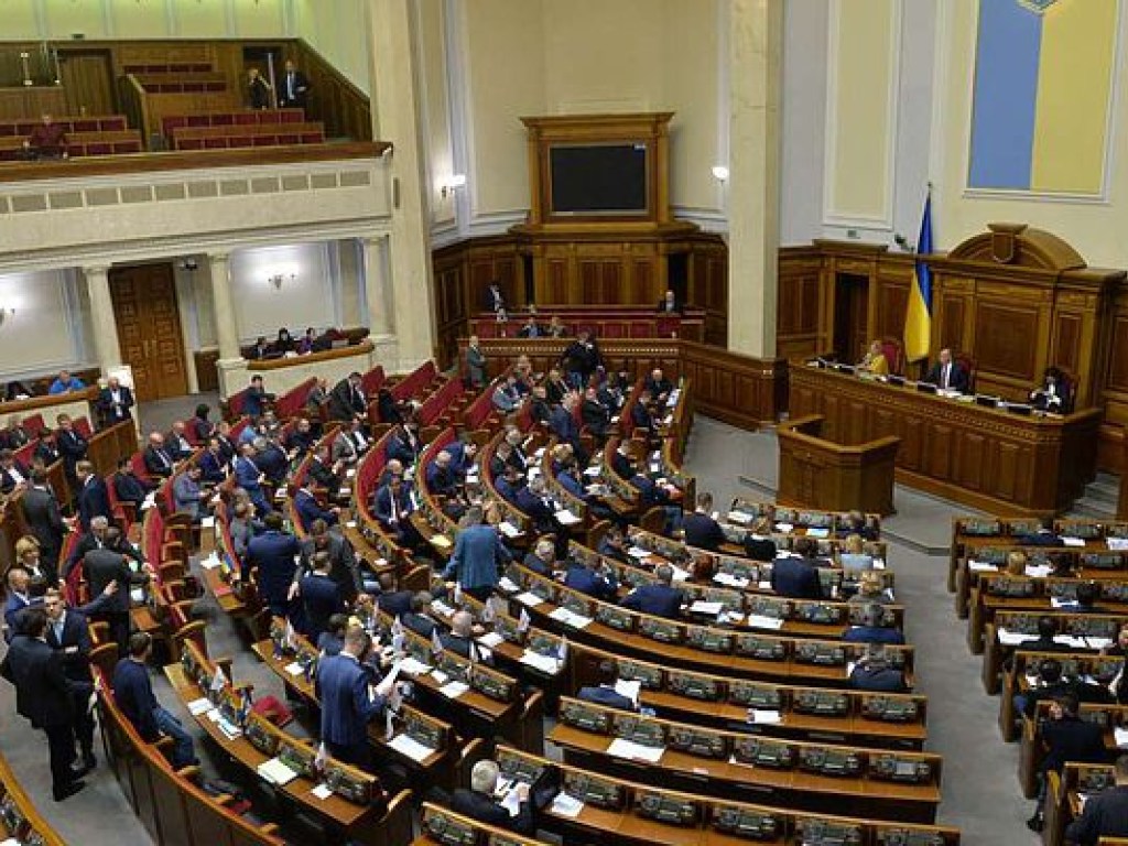 Депутаты хотят себе зарплату как у членов Кабинета министров