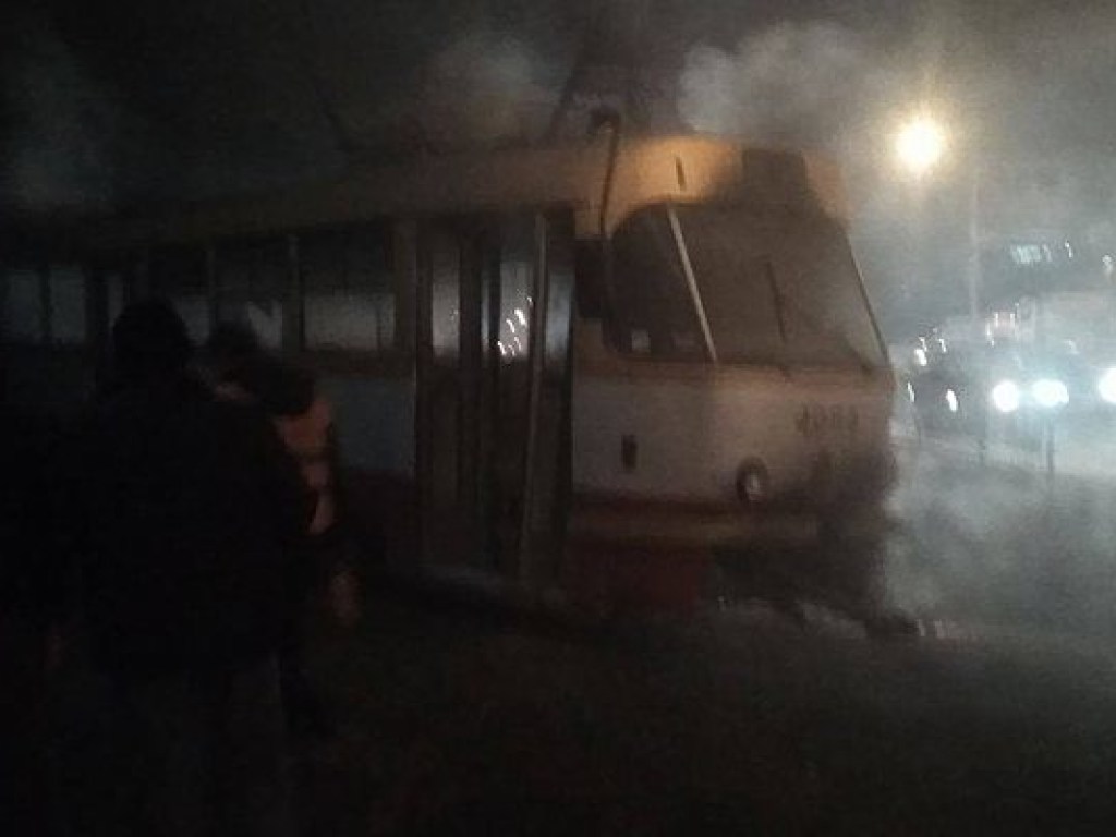 В Одессе загорелся трамвай: пострадали 7 пассажиров (ФОТО, ВИДЕО)