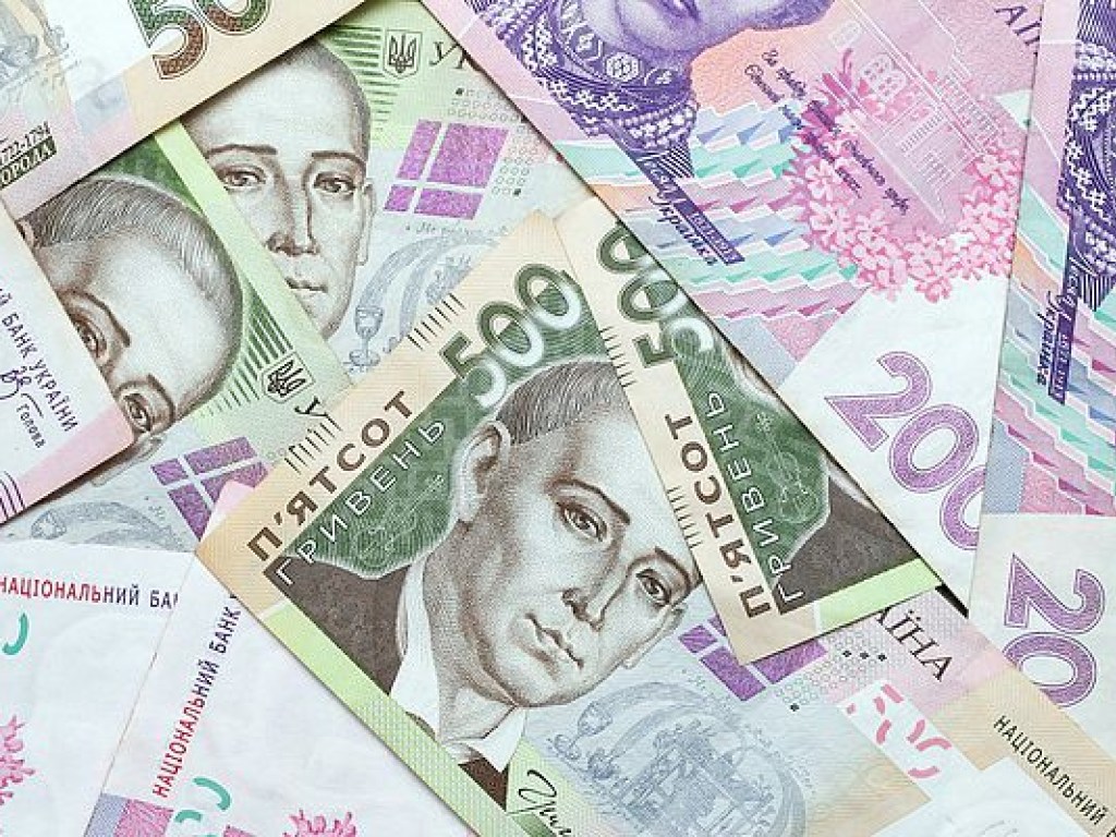 НБУ установил официальный курс валют на уровне 27,10 гривны за доллар