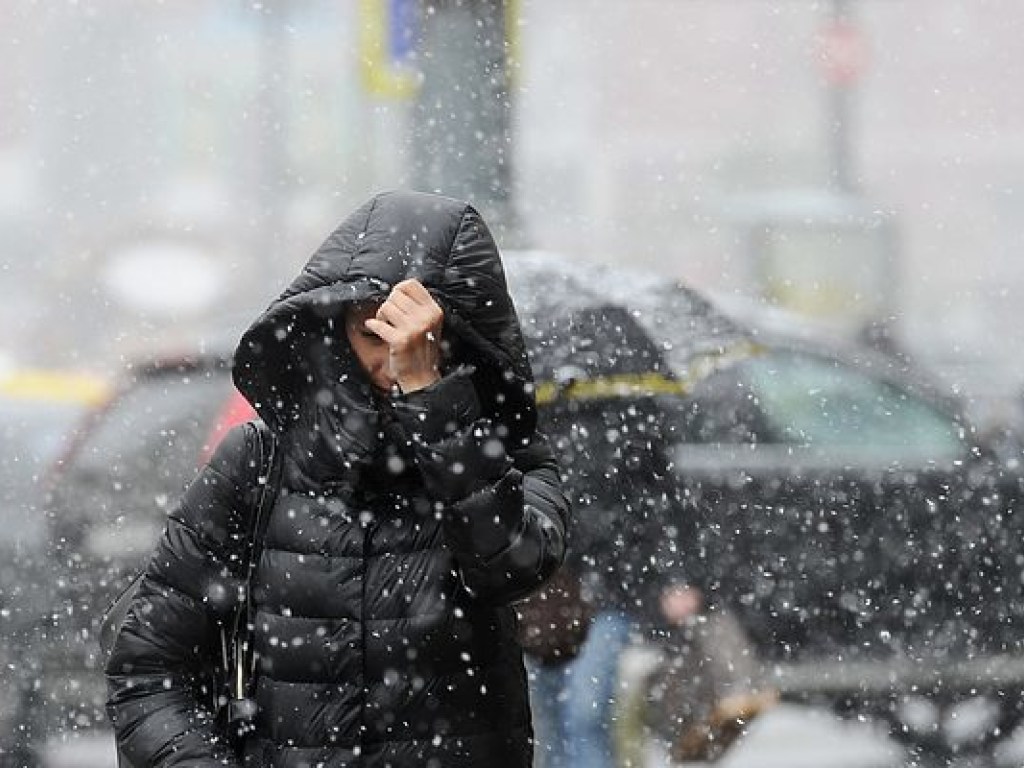 Синоптик: В воскресенье циклон с фронтами принесет в Украину снег и штормовой ветер (КАРТЫ)
