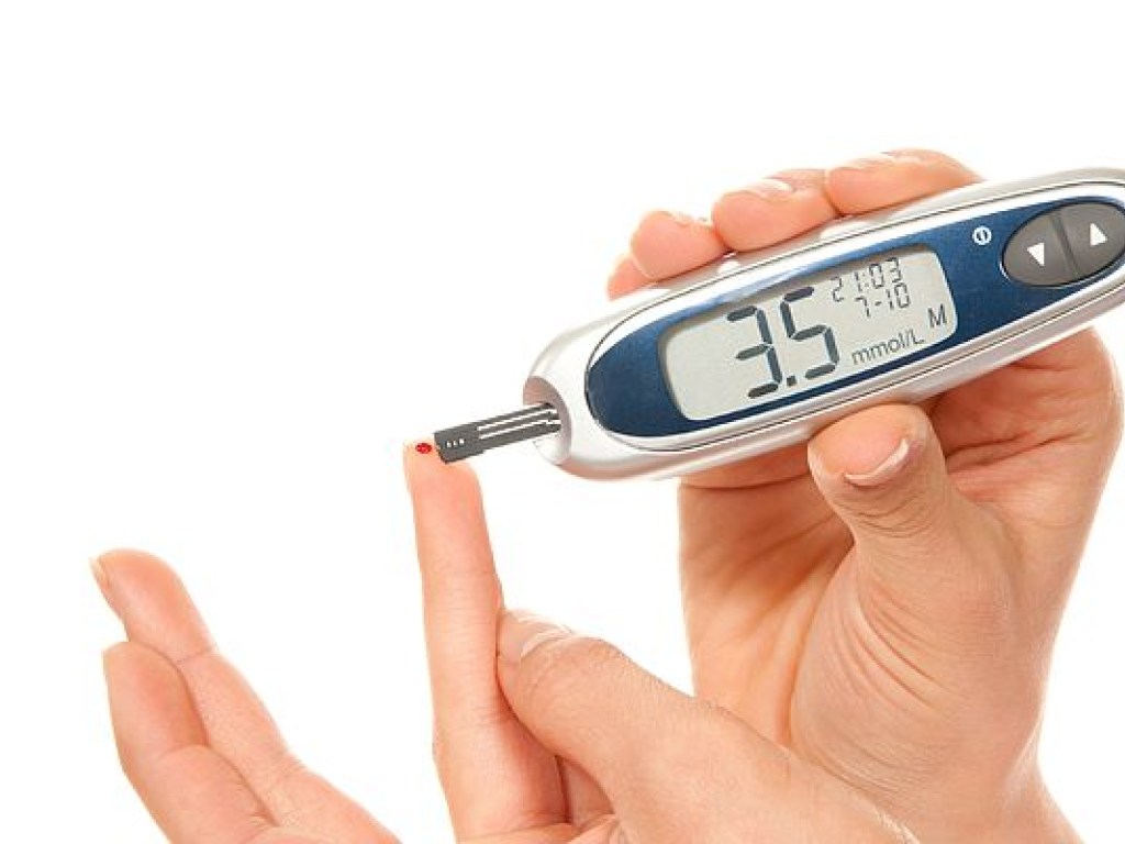 Диабетикам предложат закреплять глюкометры на смартфонах