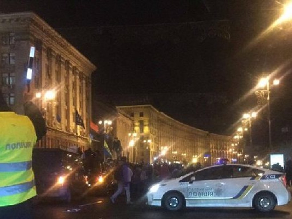 Киевская полиция перекрыла движение по Крещатику из-за Саакашвили
