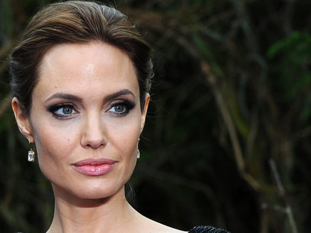 Анджелина Джоли вспомнила об Украине в статье о насилии над женщинами