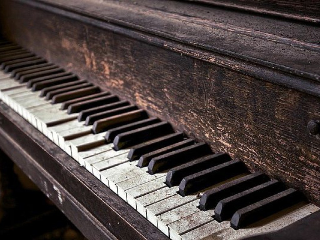 Биомеханическая рука позволила музыканту с ампутацией сыграть на пианино (ВИДЕО)