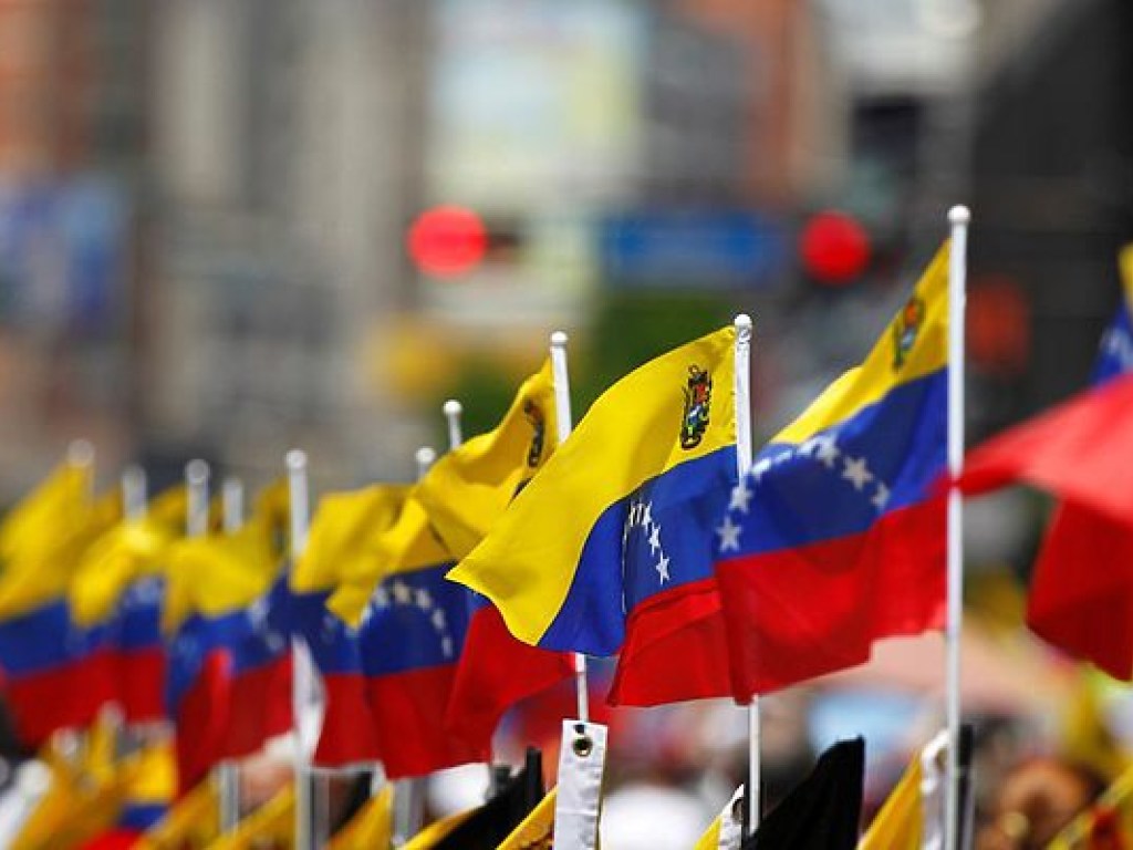 Экономика Венесуэлы вошла в стадию гиперинфляции