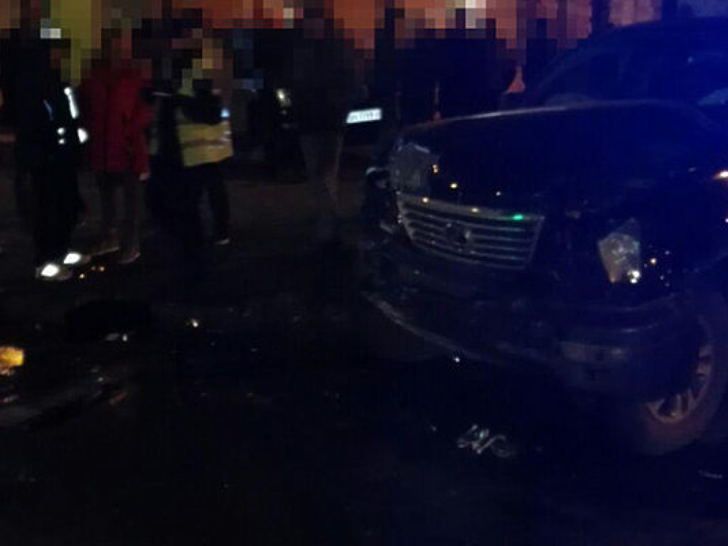 «Пьяное» ДТП в центре Одессы: вследствие столкновения двух  Lexus поврежден светофор (ФОТО)