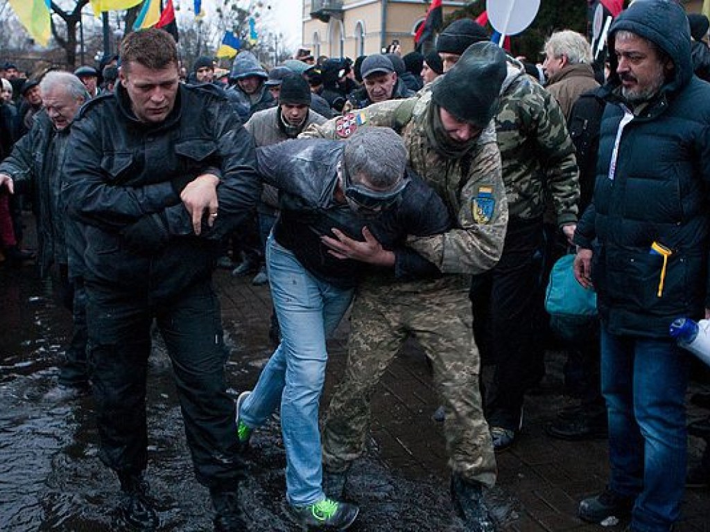 В Нацгвардии уточнили число пострадавших силовиков в ходе столкновений у Октябрьского дворца в Киеве