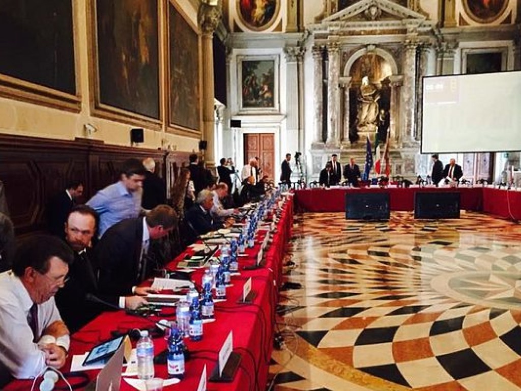 Венецианская комиссия изучит законопроекты Порошенко о дополнительной отчетности общественных организаций