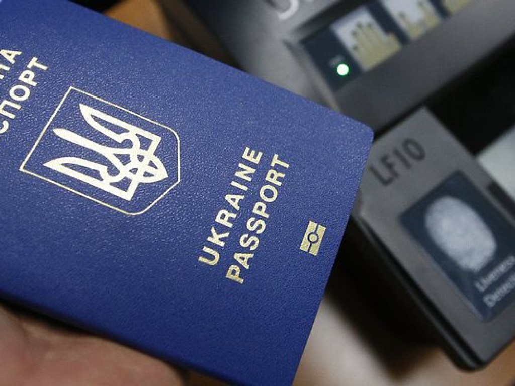600 тысяч биометрических паспортов украинцев стоят в очереди на печать