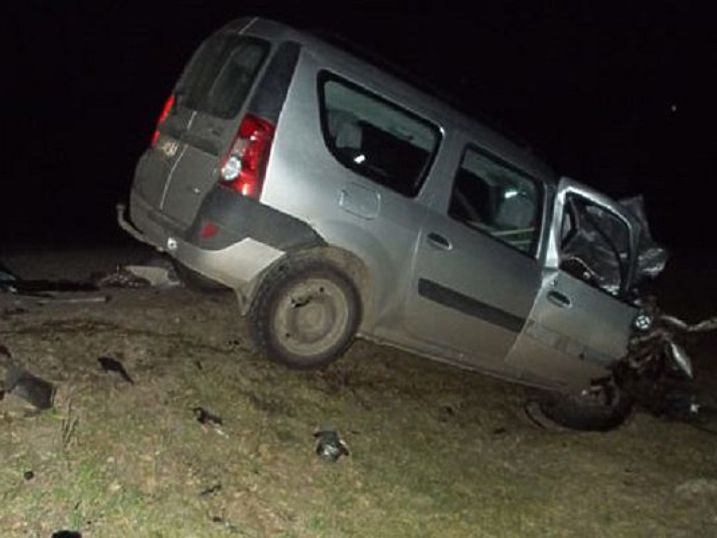 В Ровенской области автомобиль столкнулся с маршруткой, пострадали 5 человек (ФОТО)