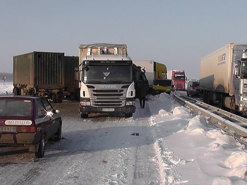 Движение по трассе Одесса-Киев  частично возобновлено &#8212; полиция