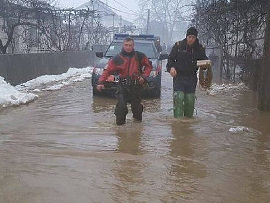 Паводковые волны из Закарпатья прошли на территорию Венгрии и Словакии