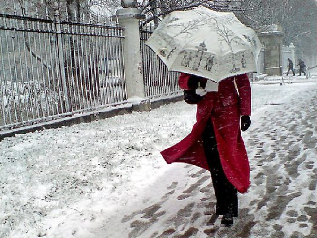 Синоптик: Сегодня встречаем снег и оттепель в Украине (КАРТА)