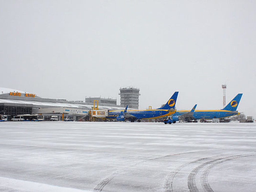 Аэропорт &#171;Борисполь&#187; временно закрыли: самолет сошел с полосы
