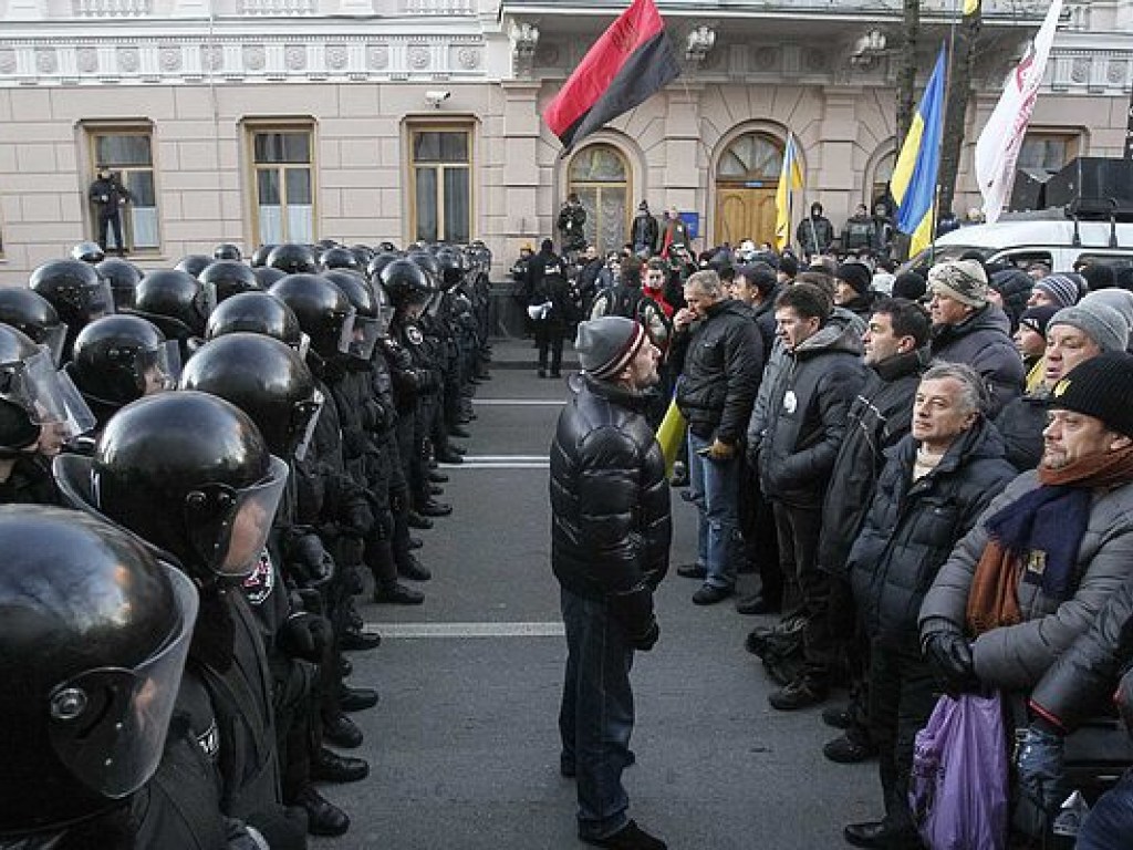 В 2017 году во время массовых мероприятий были травмированы 1,4 тысяч правоохранителей