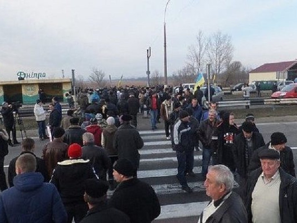 В Украине за год зафиксировано более 400 случаев блокировки дорог из-за протестов