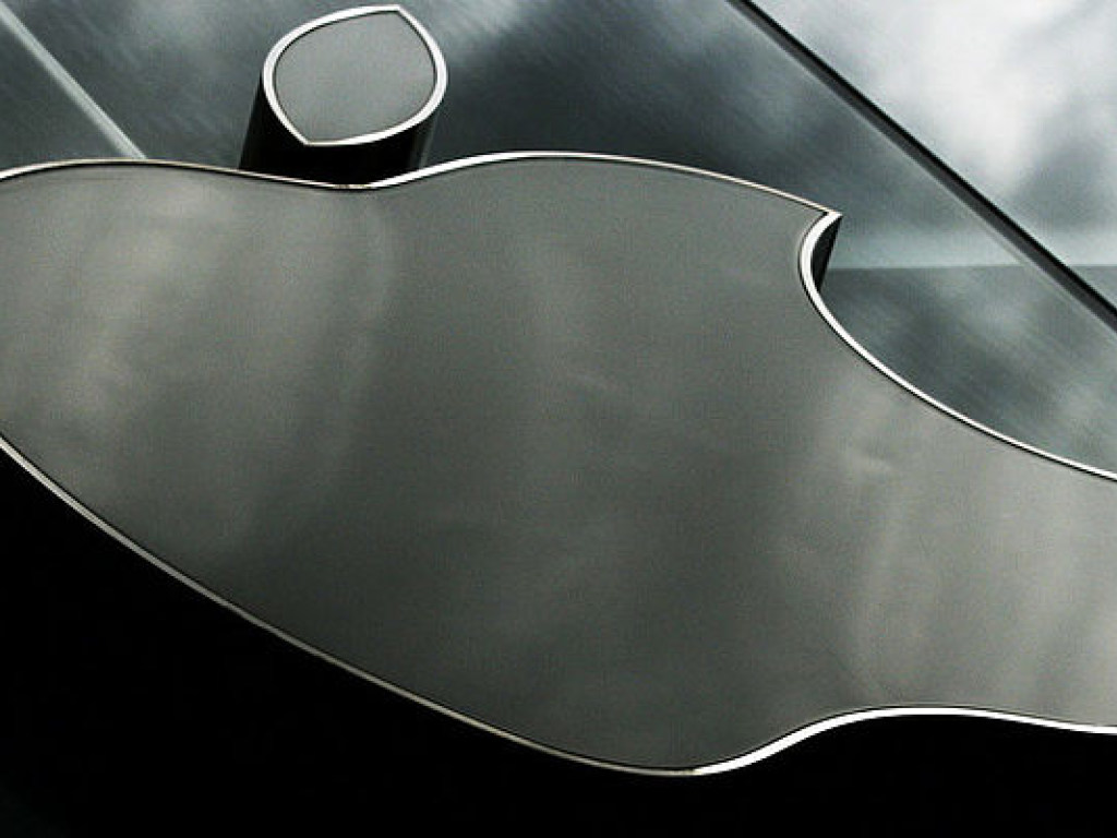 Владелица iPhone подала иск против Apple почти на триллион долларов