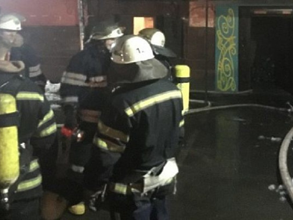 В Киеве произошел пожар в салоне красоты (ФОТО)