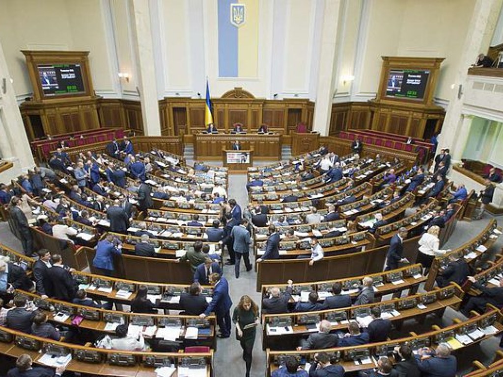В украинском законотворчестве заработал принцип сдерживаний и противовесов – политолог