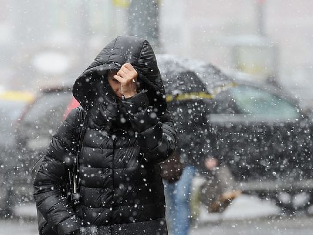 Погода на завтра: в Украину вернется тепло и мокрый снег
