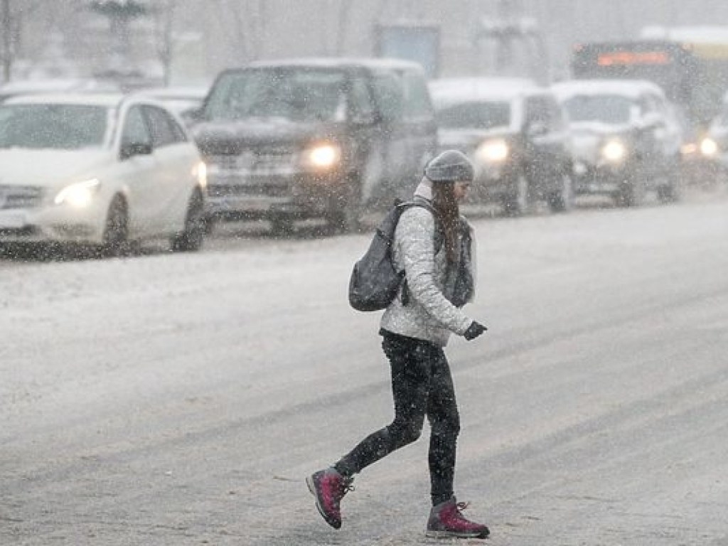 Синоптик: 31 декабря  в Украине немного похолодает, местами возможны дождь и мокрый снег (КАРТА)