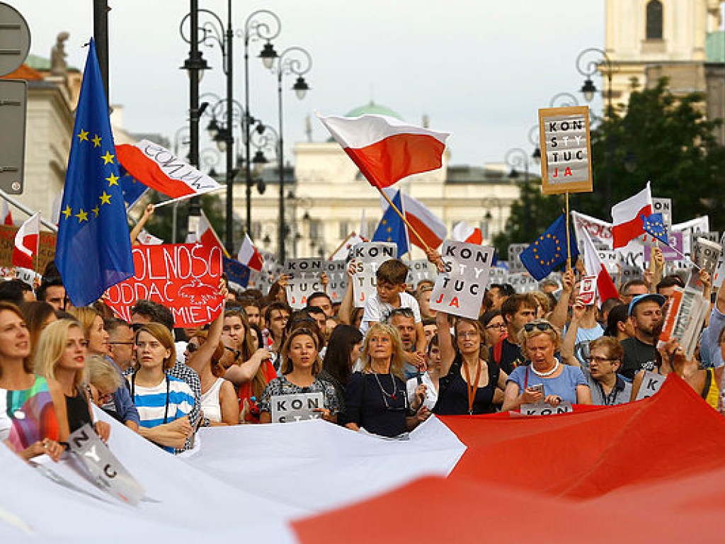 Санкции против Польши приведут к политическому кризису в ЕС и остановке евроинтеграции Украины – эксперт