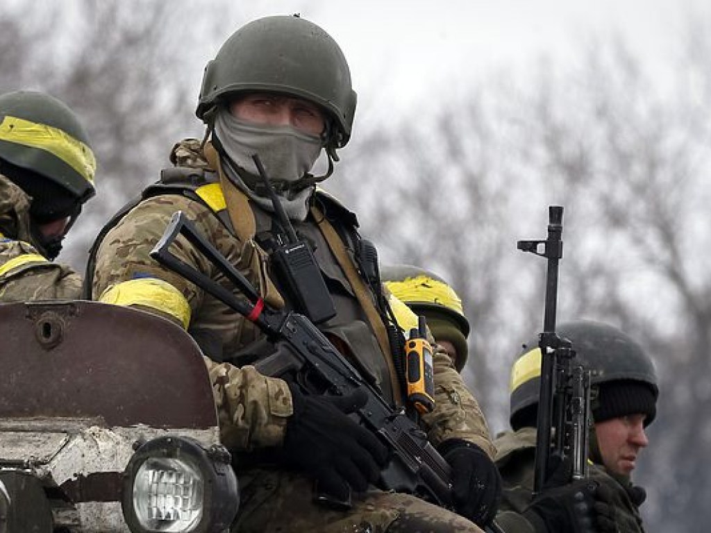 Эксперт: Украинцы больше всего доверяют армии, а меньше всего – парламенту