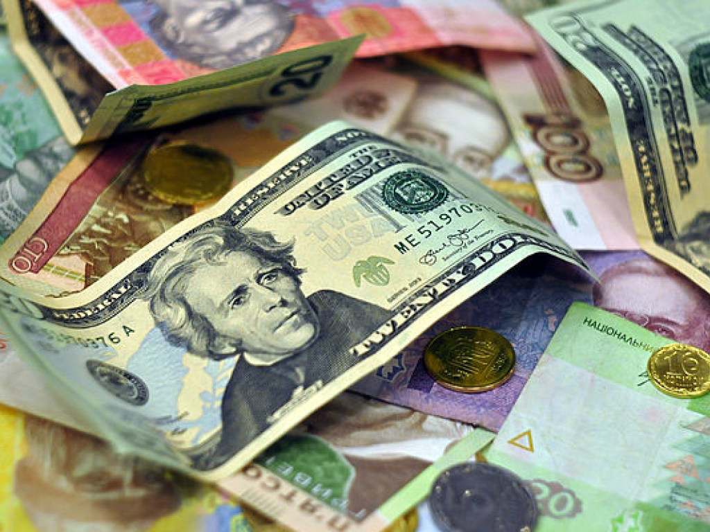 Доллар на межбанке упал до 27,88 гривны