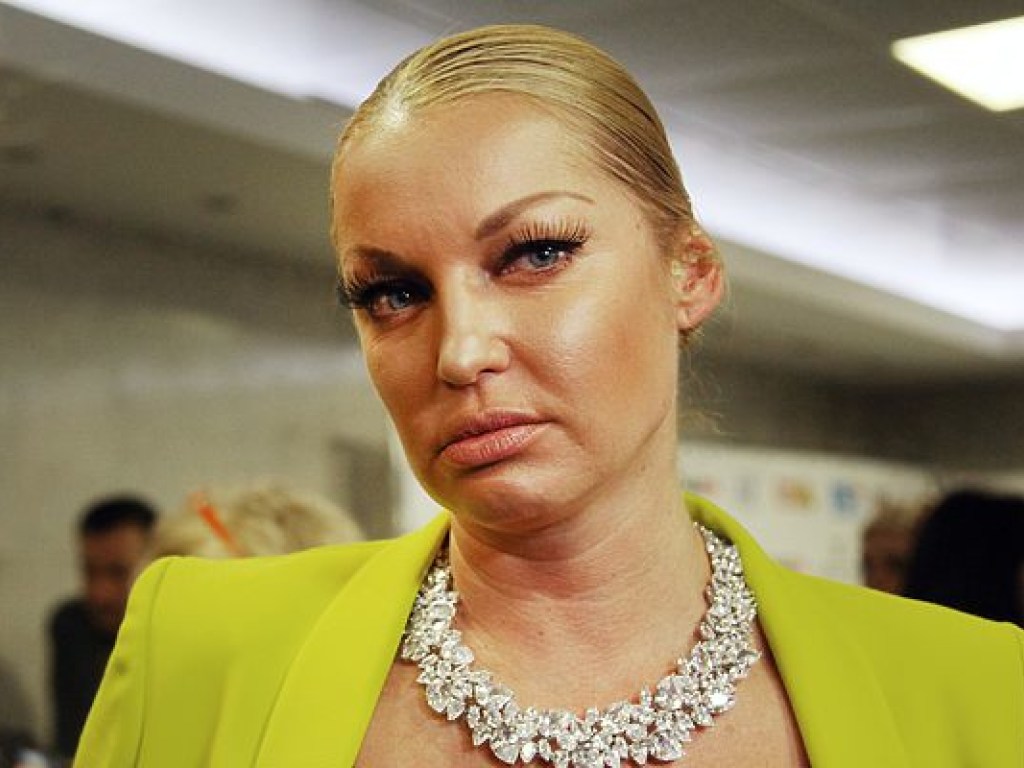 Смелое декольте: Волочкова подверглась критике со стороны подписчиков в Instagram (ФОТО)